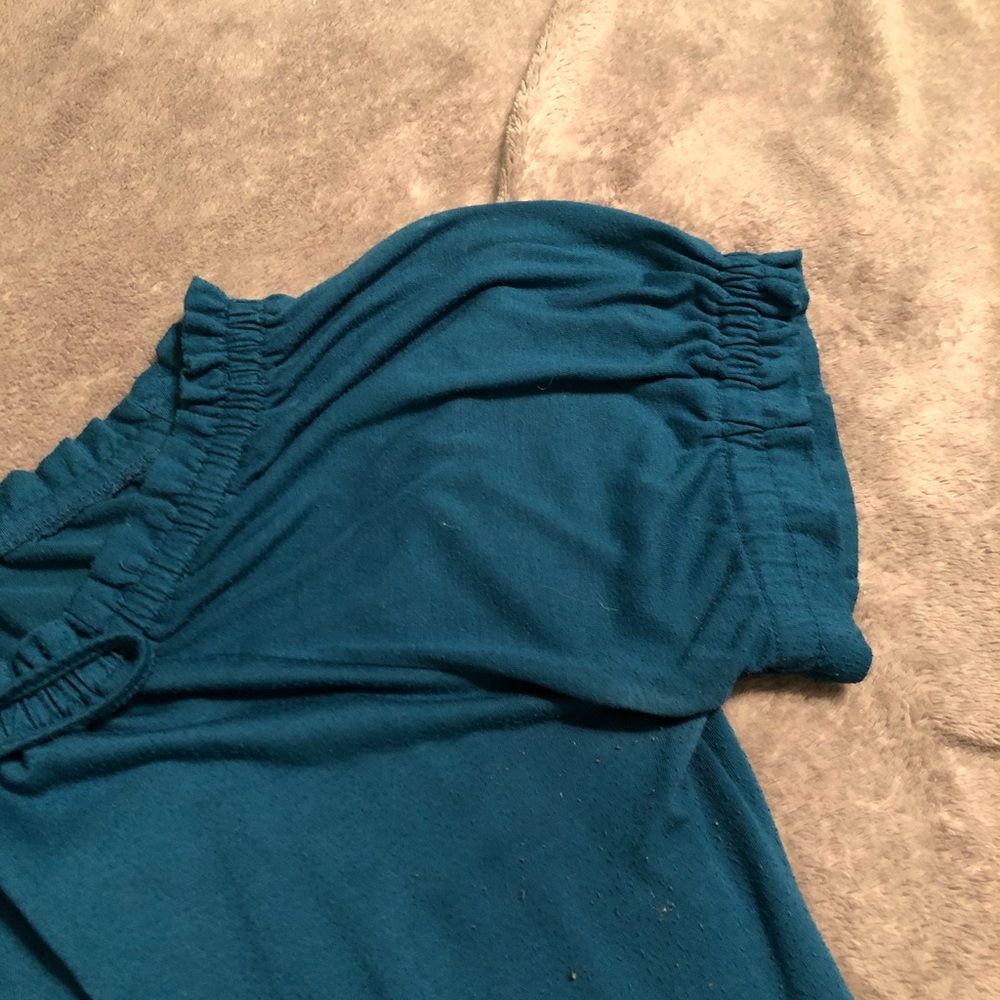 Beautiful Turquoise blouse - Picture 4 of 8